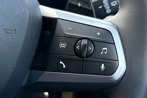 SC74JRU BMW 1 Series 1.5 120i MHT M Sport DCT Euro 6 (s/s) 5dr Thumbnail #41