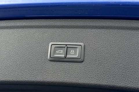 DP22TMV Audi Q5 Edition 1 40 TDI quattro 204 PS S tronic Thumbnail #45