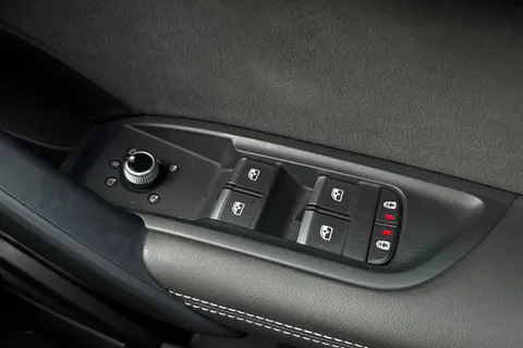 DP22TMV Audi Q5 Edition 1 40 TDI quattro 204 PS S tronic Thumbnail #47