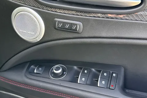 YC72HUA Alfa Romeo Stelvio 2.0T Estrema Auto Q4 AWD Euro 6 (s/s) 5dr Thumbnail #40