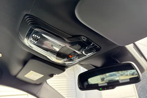 YC72HUA Alfa Romeo Stelvio 2.0T Estrema Auto Q4 AWD Euro 6 (s/s) 5dr Thumbnail #61