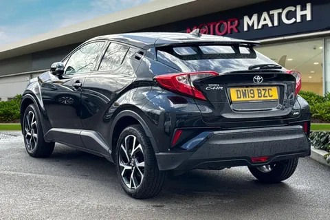 DW19BZC Toyota C-Hr 1.2 VVT-i Design CVT AWD Euro 6 (s/s) 5dr Thumbnail #2