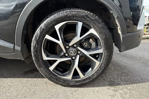 DW19BZC Toyota C-Hr 1.2 VVT-i Design CVT AWD Euro 6 (s/s) 5dr Thumbnail #11