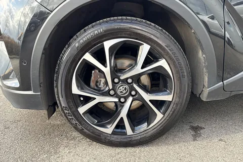 DW19BZC Toyota C-Hr 1.2 VVT-i Design CVT AWD Euro 6 (s/s) 5dr Thumbnail #12