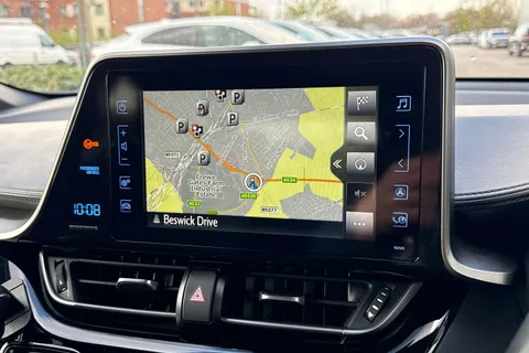 DW19BZC Toyota C-Hr 1.2 VVT-i Design CVT AWD Euro 6 (s/s) 5dr Thumbnail #16