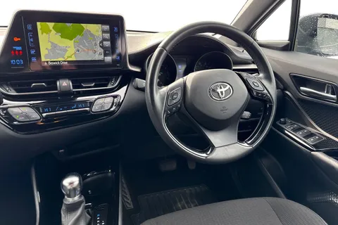 DW19BZC Toyota C-Hr 1.2 VVT-i Design CVT AWD Euro 6 (s/s) 5dr Thumbnail #17