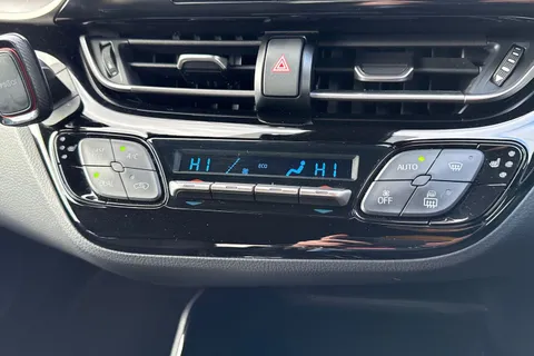 DW19BZC Toyota C-Hr 1.2 VVT-i Design CVT AWD Euro 6 (s/s) 5dr Thumbnail #21