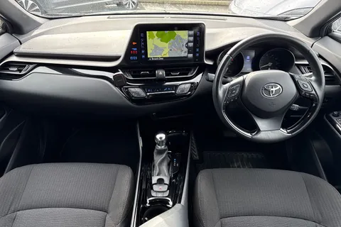 DW19BZC Toyota C-Hr 1.2 VVT-i Design CVT AWD Euro 6 (s/s) 5dr Thumbnail #30