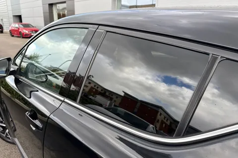 DW19BZC Toyota C-Hr 1.2 VVT-i Design CVT AWD Euro 6 (s/s) 5dr Thumbnail #32