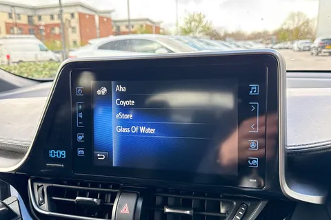 DW19BZC Toyota C-Hr 1.2 VVT-i Design CVT AWD Euro 6 (s/s) 5dr Thumbnail #51