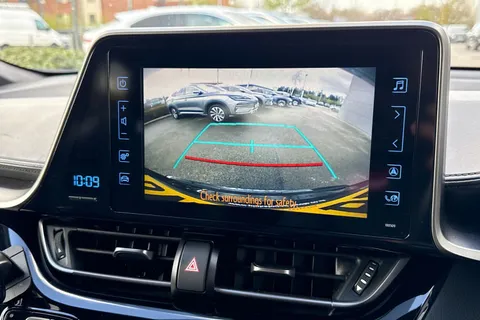 DW19BZC Toyota C-Hr 1.2 VVT-i Design CVT AWD Euro 6 (s/s) 5dr Thumbnail #52