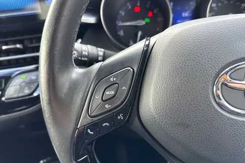 DW19BZC Toyota C-Hr 1.2 VVT-i Design CVT AWD Euro 6 (s/s) 5dr Thumbnail #53