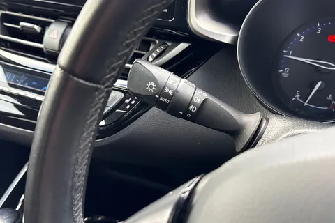 DW19BZC Toyota C-Hr 1.2 VVT-i Design CVT AWD Euro 6 (s/s) 5dr Thumbnail #54