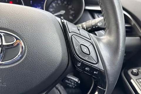 DW19BZC Toyota C-Hr 1.2 VVT-i Design CVT AWD Euro 6 (s/s) 5dr Thumbnail #55