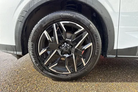 KK25JYO PEUGEOT 3008 1.2 HYBRID GT e-DSC6 Euro 6 (s/s) 5dr Thumbnail #12