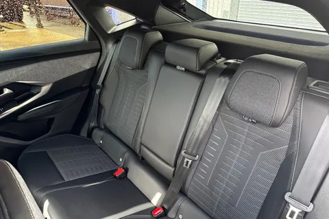 KK25JYO PEUGEOT 3008 1.2 HYBRID GT e-DSC6 Euro 6 (s/s) 5dr Thumbnail #19