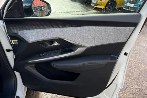 KK25JYO PEUGEOT 3008 1.2 HYBRID GT e-DSC6 Euro 6 (s/s) 5dr Thumbnail #21