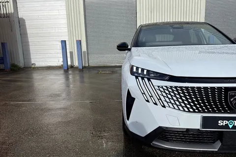 KK25JYO PEUGEOT 3008 1.2 HYBRID GT e-DSC6 Euro 6 (s/s) 5dr Thumbnail #25