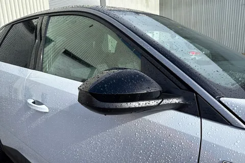 KK25JYO PEUGEOT 3008 1.2 HYBRID GT e-DSC6 Euro 6 (s/s) 5dr Thumbnail #28