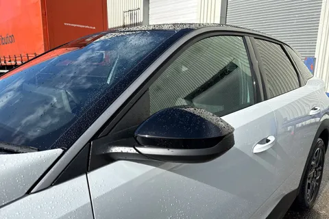 KK25JYO PEUGEOT 3008 1.2 HYBRID GT e-DSC6 Euro 6 (s/s) 5dr Thumbnail #29