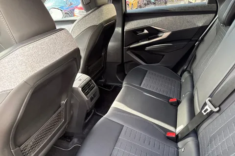 KK25JYO PEUGEOT 3008 1.2 HYBRID GT e-DSC6 Euro 6 (s/s) 5dr Thumbnail #31