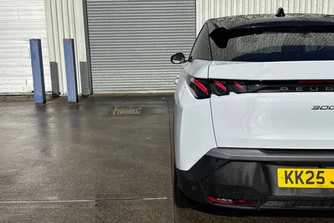 KK25JYO PEUGEOT 3008 1.2 HYBRID GT e-DSC6 Euro 6 (s/s) 5dr Thumbnail #34