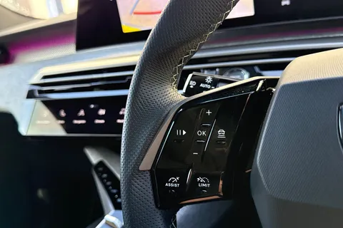 KK25JYO PEUGEOT 3008 1.2 HYBRID GT e-DSC6 Euro 6 (s/s) 5dr Thumbnail #37