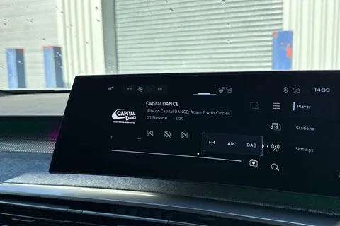 KK25JYO PEUGEOT 3008 1.2 HYBRID GT e-DSC6 Euro 6 (s/s) 5dr Thumbnail #41