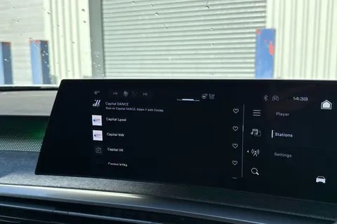 KK25JYO PEUGEOT 3008 1.2 HYBRID GT e-DSC6 Euro 6 (s/s) 5dr Thumbnail #42