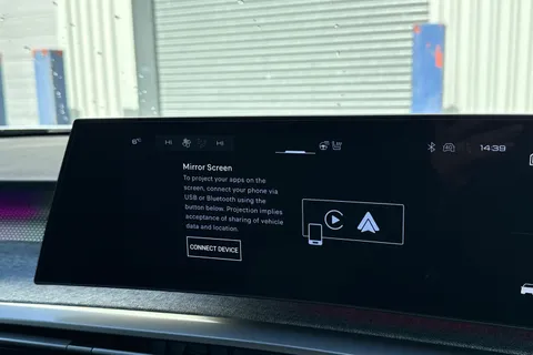 KK25JYO PEUGEOT 3008 1.2 HYBRID GT e-DSC6 Euro 6 (s/s) 5dr Thumbnail #44