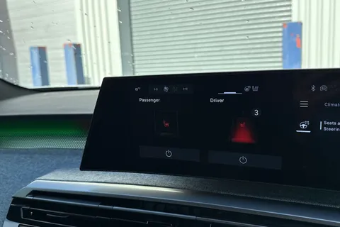 KK25JYO PEUGEOT 3008 1.2 HYBRID GT e-DSC6 Euro 6 (s/s) 5dr Thumbnail #48