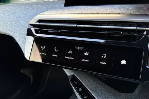 KK25JYO PEUGEOT 3008 1.2 HYBRID GT e-DSC6 Euro 6 (s/s) 5dr Thumbnail #50