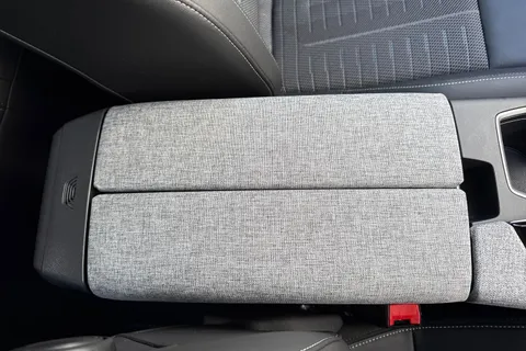 KK25JYO PEUGEOT 3008 1.2 HYBRID GT e-DSC6 Euro 6 (s/s) 5dr Thumbnail #56