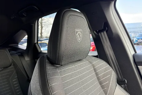 KK25JYO PEUGEOT 3008 1.2 HYBRID GT e-DSC6 Euro 6 (s/s) 5dr Thumbnail #58