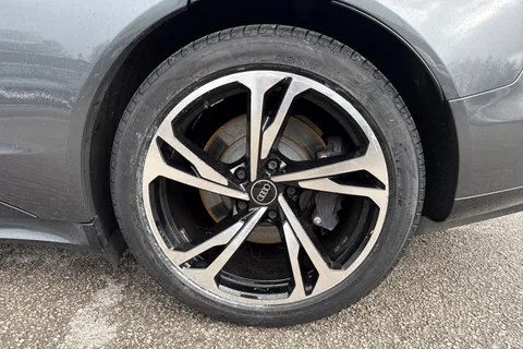 12 of 58 for Audi e-tron GT quattro 350,00 kW