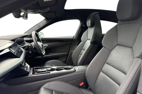 16 of 58 for Audi e-tron GT quattro 350,00 kW