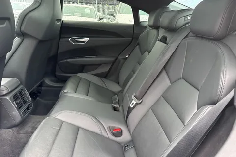 19 of 58 for Audi e-tron GT quattro 350,00 kW