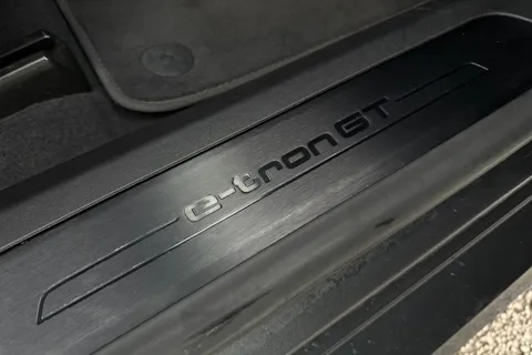 43 of 58 for Audi e-tron GT quattro 350,00 kW