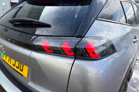 PF71JJU PEUGEOT e-2008 50kWh GT Premium Auto 5dr Thumbnail #9