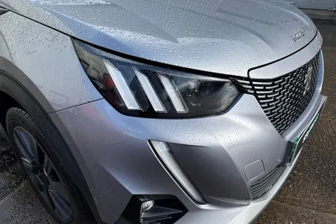 PF71JJU PEUGEOT e-2008 50kWh GT Premium Auto 5dr Thumbnail #10