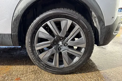 PF71JJU PEUGEOT e-2008 50kWh GT Premium Auto 5dr Thumbnail #13