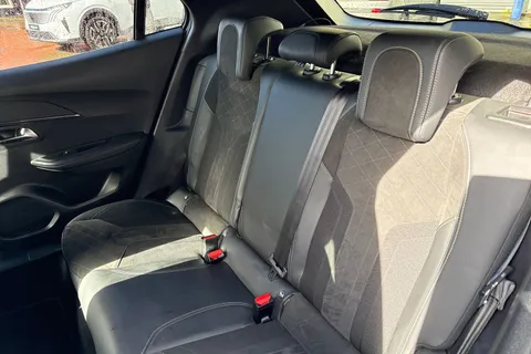 PF71JJU PEUGEOT e-2008 50kWh GT Premium Auto 5dr Thumbnail #20