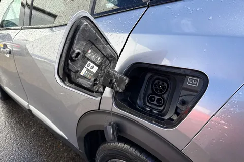 PF71JJU PEUGEOT e-2008 50kWh GT Premium Auto 5dr Thumbnail #26