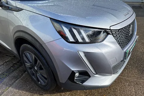 PF71JJU PEUGEOT e-2008 50kWh GT Premium Auto 5dr Thumbnail #27