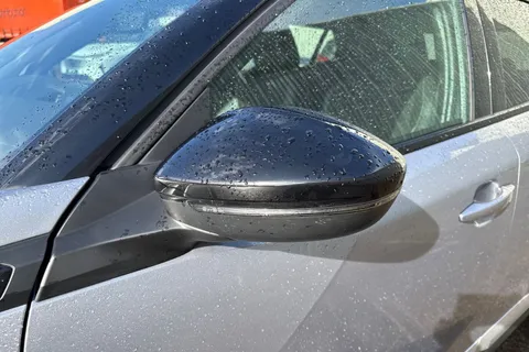 PF71JJU PEUGEOT e-2008 50kWh GT Premium Auto 5dr Thumbnail #30