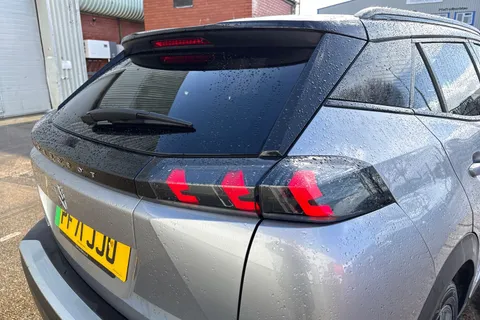 PF71JJU PEUGEOT e-2008 50kWh GT Premium Auto 5dr Thumbnail #33