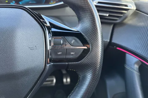 PF71JJU PEUGEOT e-2008 50kWh GT Premium Auto 5dr Thumbnail #41