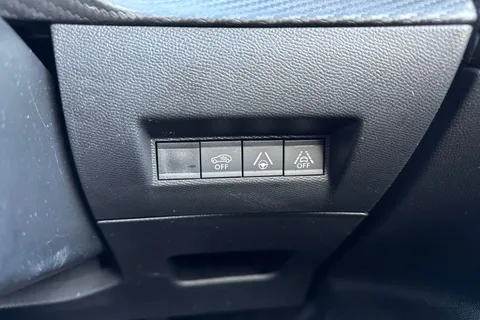 PF71JJU PEUGEOT e-2008 50kWh GT Premium Auto 5dr Thumbnail #43