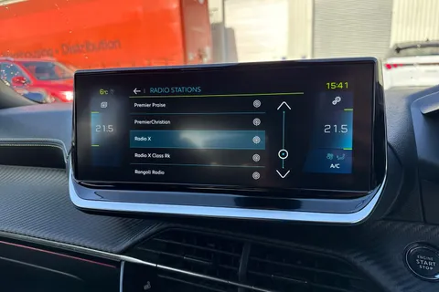 PF71JJU PEUGEOT e-2008 50kWh GT Premium Auto 5dr Thumbnail #47