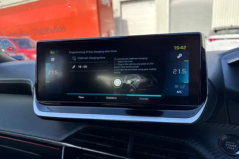 PF71JJU PEUGEOT e-2008 50kWh GT Premium Auto 5dr Thumbnail #55